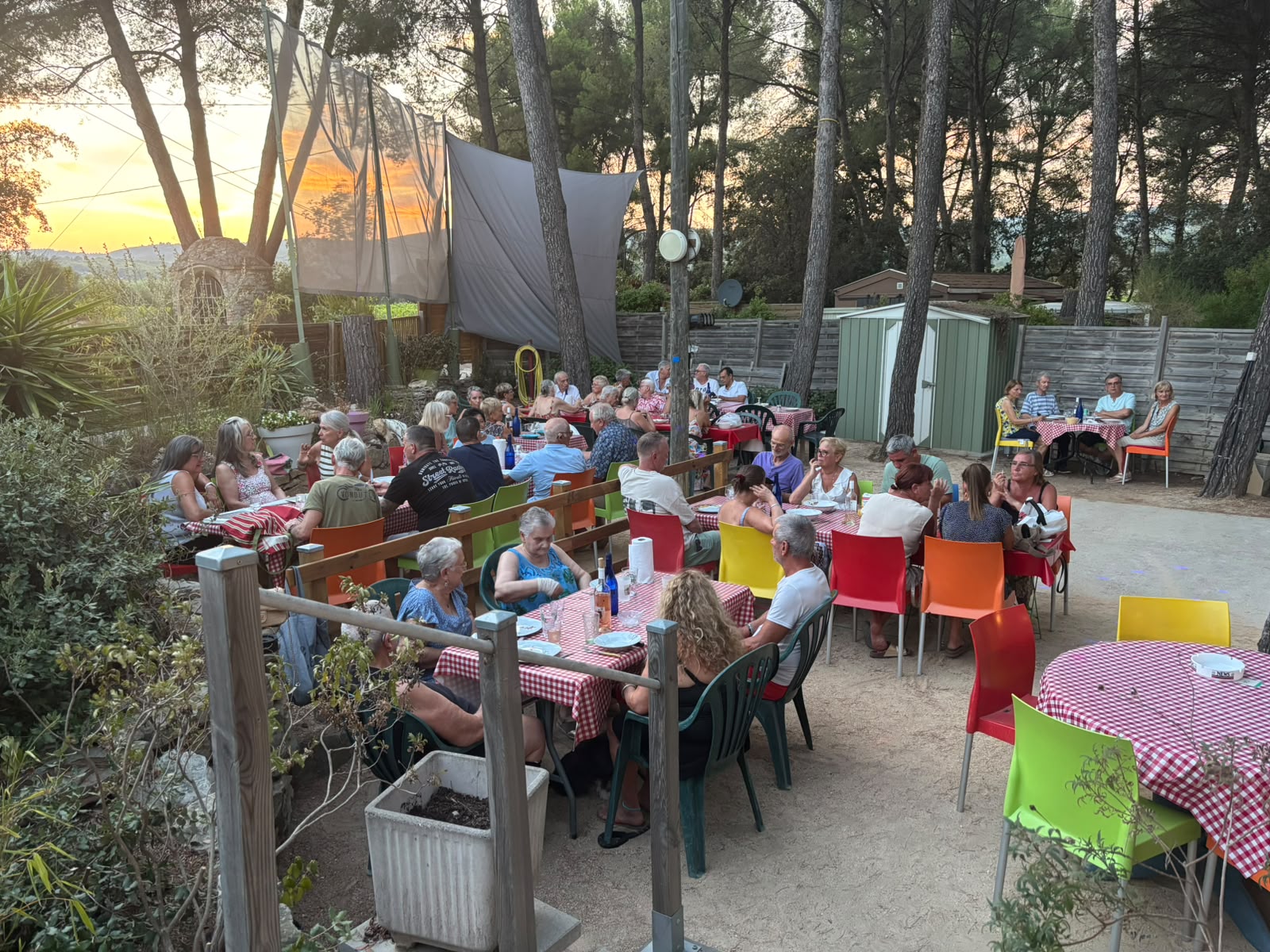 Soirées repas et guinguette au coucher du soleil